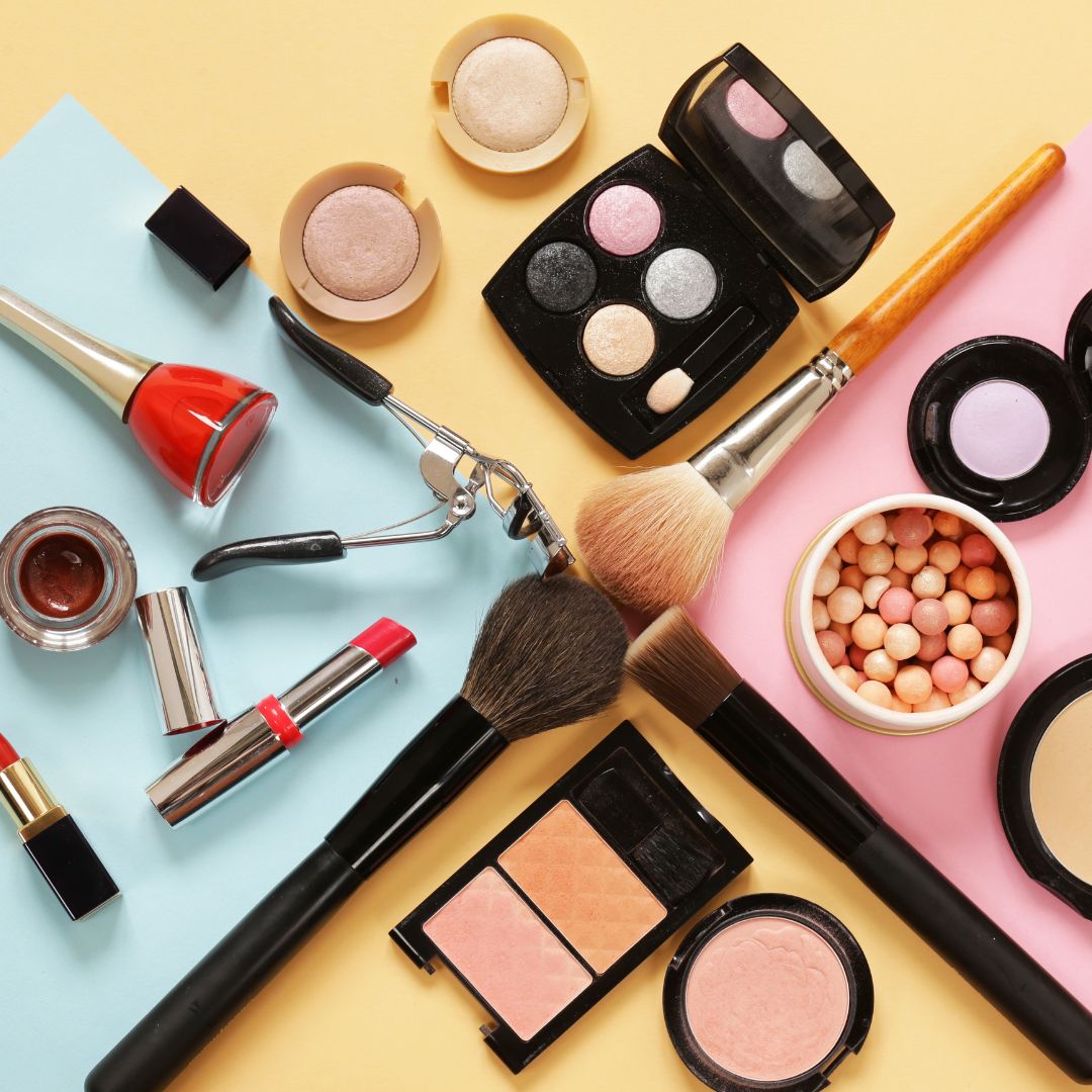 How To Help Teenagers To Create Perfect Summer Makeup Looks